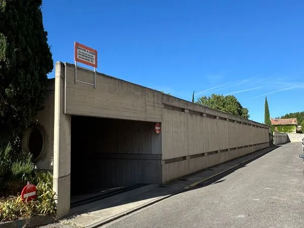 Garage fermé - Porte Saint Lazare