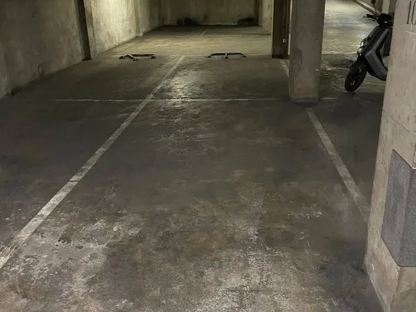 Parking 12 m²