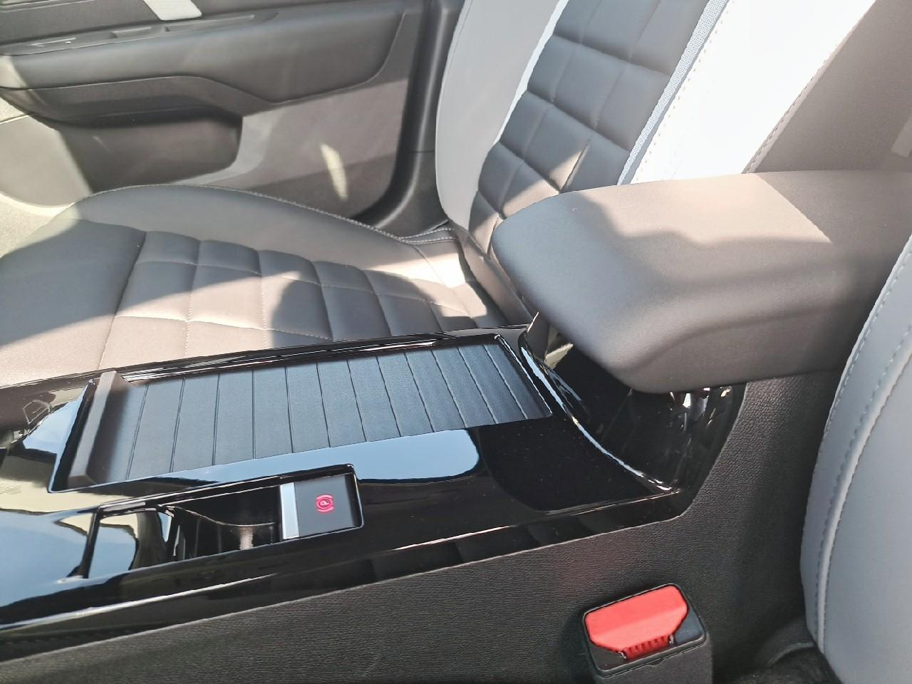 Citroën C4 X hybride 136 ch e-dcs6 max — photo 28