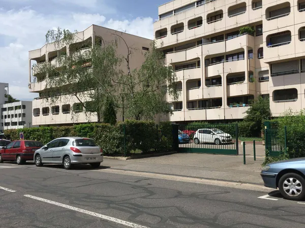 Parking 65 m²