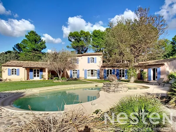 A VENDRE !Maison Lorgues 191 m2 + piscine +garage + 4000m2