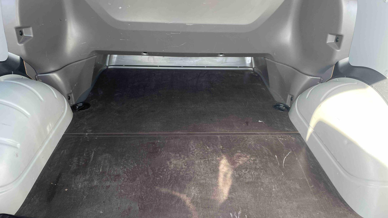 Volkswagen Utilitaires TRANSPORTER 6.1 PRO CAB L1H1 2.0 TDI 198 DSG7 — photo 13