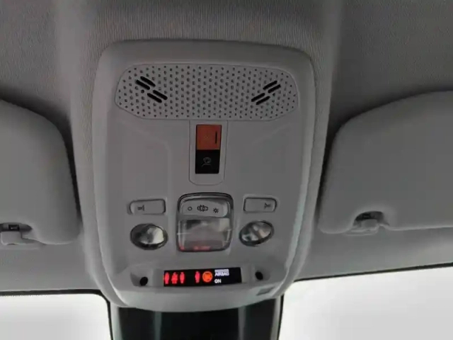Peugeot 208 electrique 54 kwh 156ch — photo 19