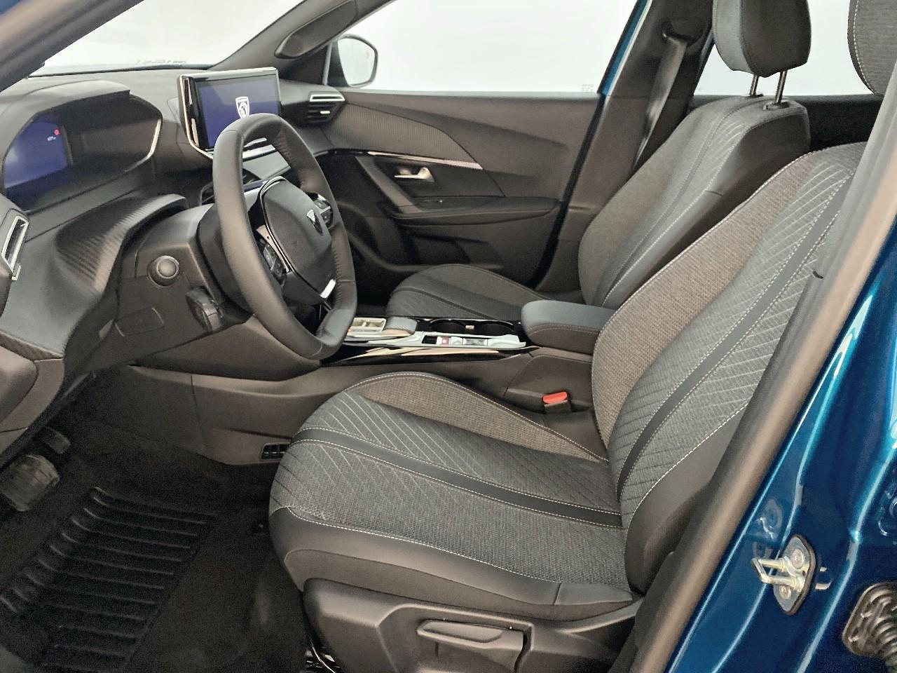 Peugeot 2008 hybrid 145 ch e-dcs6 allure — photo 9