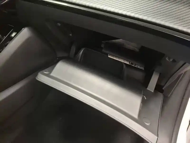 Peugeot 208 puretech 100 s&amp;s bvm6 — photo 41