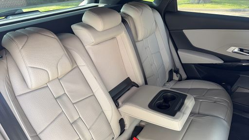 DS DS7 Crossback E-tense 1.6 THP 300 Plug in Hybrid 4X4 EAT8 - Opéra – 2023 – 28166 km – Hybride rechargeable – Boîte Automatique — photo 32
