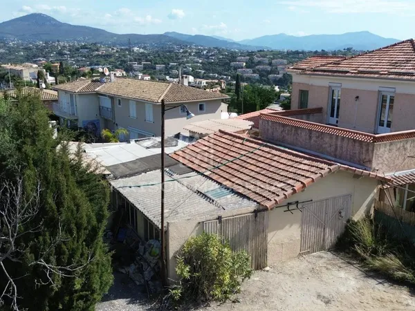 Opportunité - Hangar jumelé 107m² avec Jardin