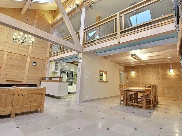 Appartement 6 pièces 236 m²