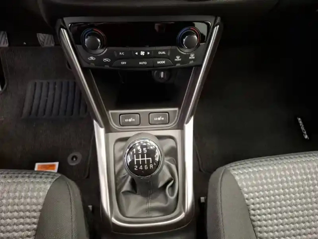 Suzuki S-Cross 1.4 boosterjet hybrid — photo 39