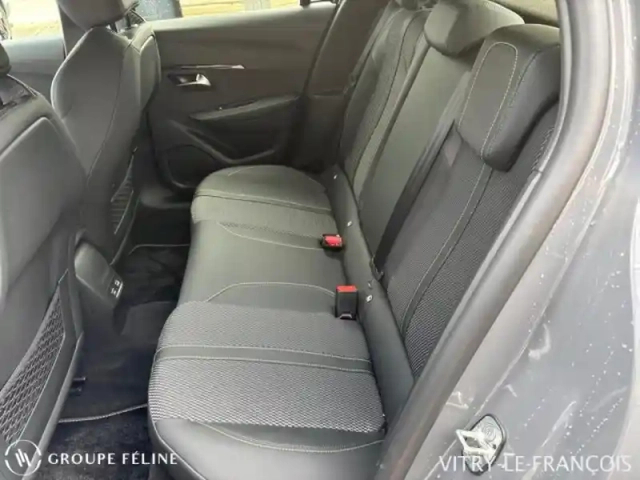 Peugeot 208 e- 156ch 54 kwh gt — photo 10