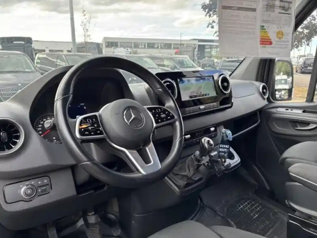 Mercedes Sprinter 319 cdi fourgon 12m3 37 v6 3.0 — photo 3