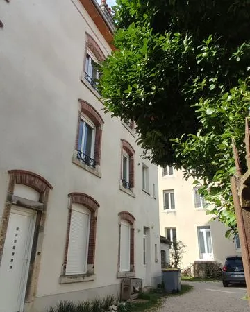 T2, 47 m2, Calme & Lumineux -Proche Gare Viotte- Vue Citadelle 100 000