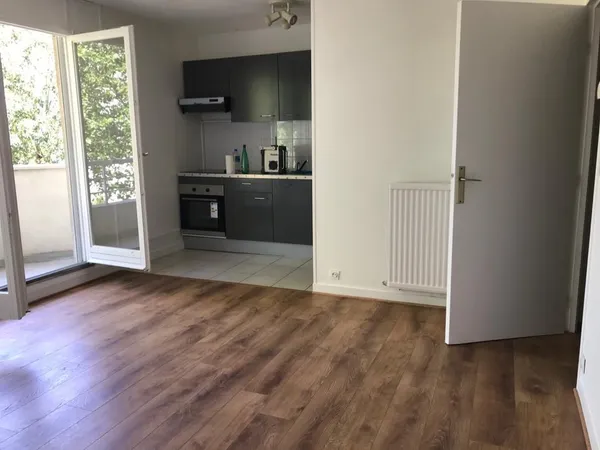 Loue appartement 36m2 balcon et cave