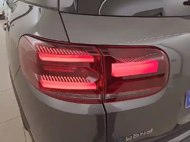 Citroën C5 Aircross hybride rechargeable 225 e-eat8 — photo 17