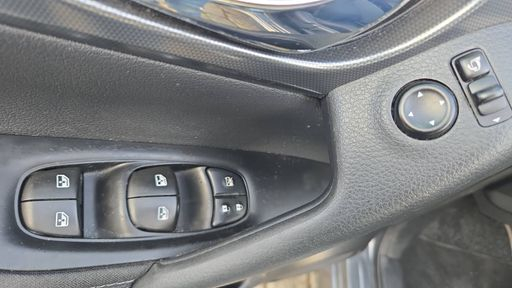 Nissan Qashqai 1.2 DIG-T 115 - N-Connecta – 2018 – 82560 km – Essence – Boîte Manuelle — photo 14