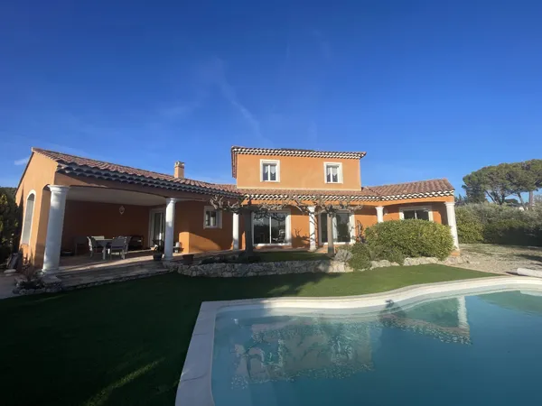 GRANDE VILLA CONJUGUANT LUXE ET INNOVATION