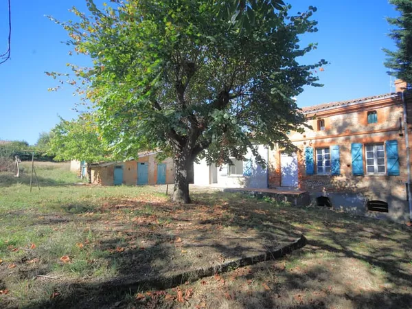 Maison 19e, 133 m2, T5, sur 2 niveaux, cave semi-enterrée 50