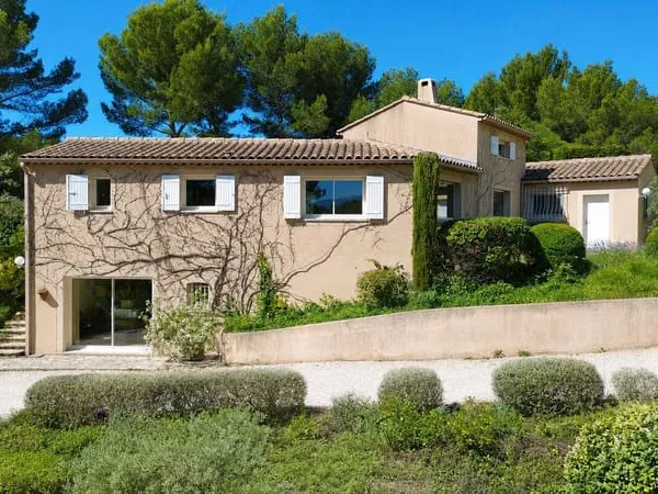 Maison de plain-pied 5 pièces 185 m²