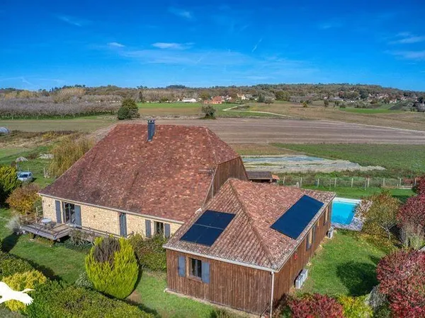 Maison de plain-pied 8 pièces 264 m²