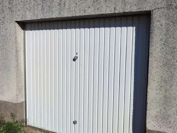 Box garage