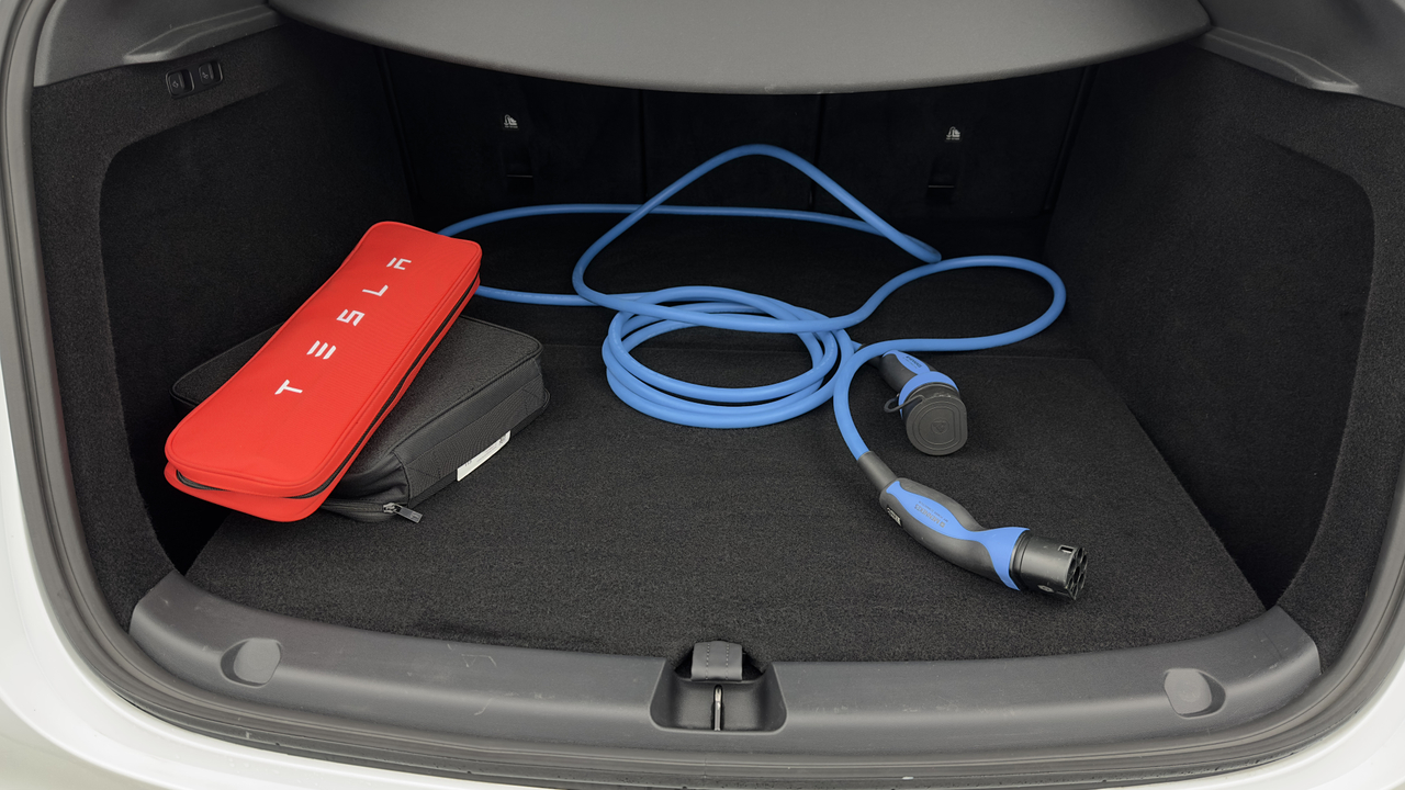 Tesla MODEL Y Standard RWD — photo 34