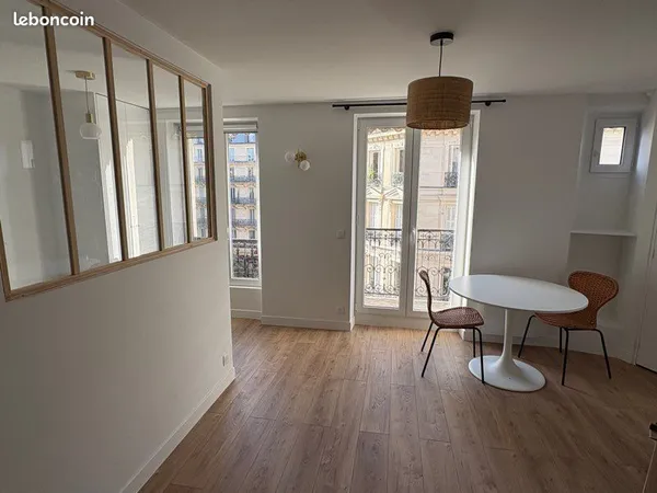 Loue appartement 25m2 - en bas rue des martyrs