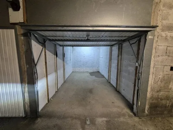 Parking 13 m²