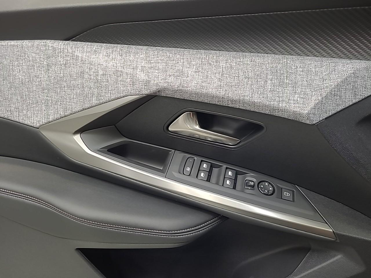 Peugeot 5008 hybrid 145 ch e-dcs6 allure — photo 24