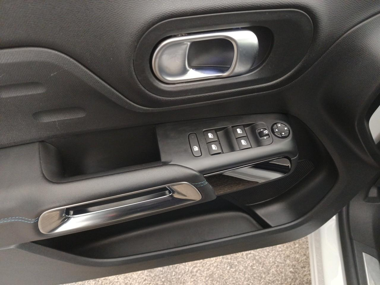 Citroën C5 Aircross hybride rechargeable 225 e-eat8 shine — photo 20