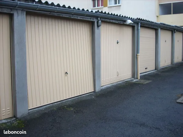Loue garage fermé Clermont Frd / chamalieres BDF