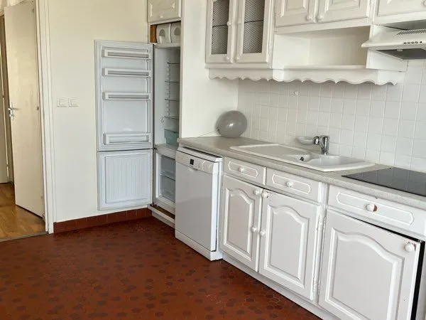 A louer appartement 102 m2