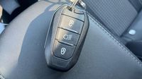 Peugeot 2008 1.2 PureTech 130ch S&S GT EAT8 — photo 16