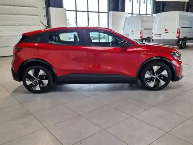 Renault Megane e-tech electric ev40 130ch equilibre standard charge — photo 4