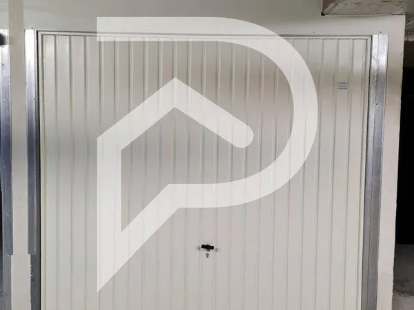 Parking 14 m²