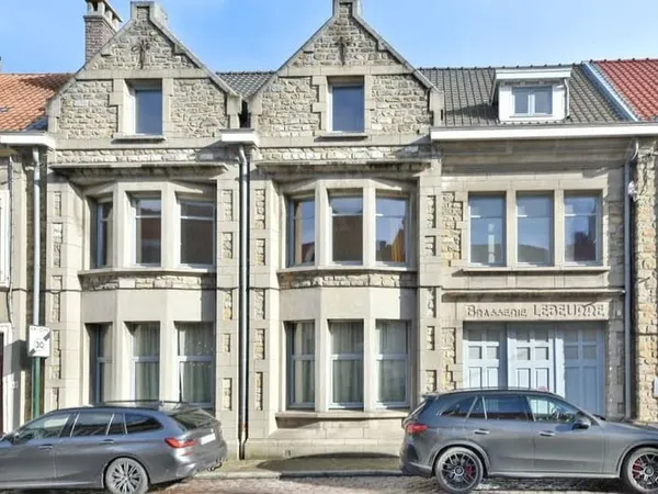 Maison 10 pièces 250 m²
