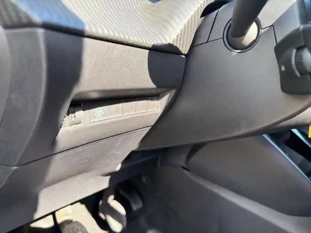 Peugeot 208 puretech 100 s&amp;s bvm6 style — photo 13