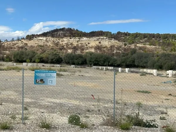 Terrain 575 m²