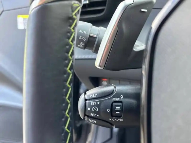 Peugeot 208 puretech 100 s&amp;s eat8 — photo 20