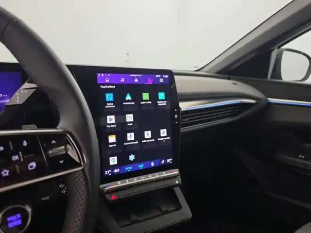Renault Megane e-tech 220 ch autonomie confort gsr2 — photo 32