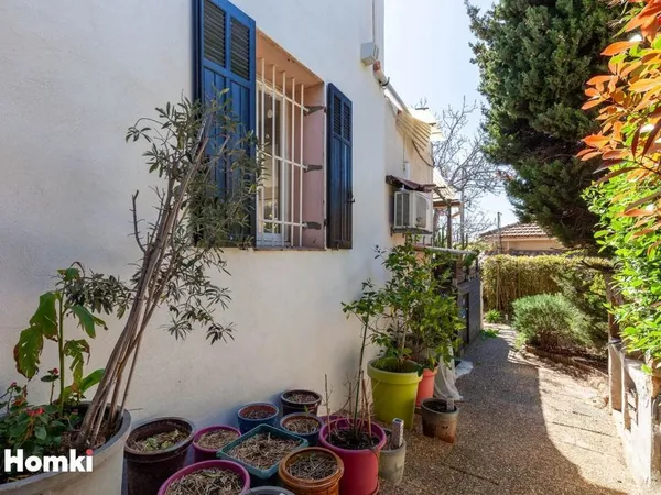 BEAUMONT BAS DE VILLA TYPE 3 AVEC JARDIN ET PETITES D2PENDANCES