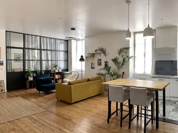 Maison de ville rénovée T3 avec garage