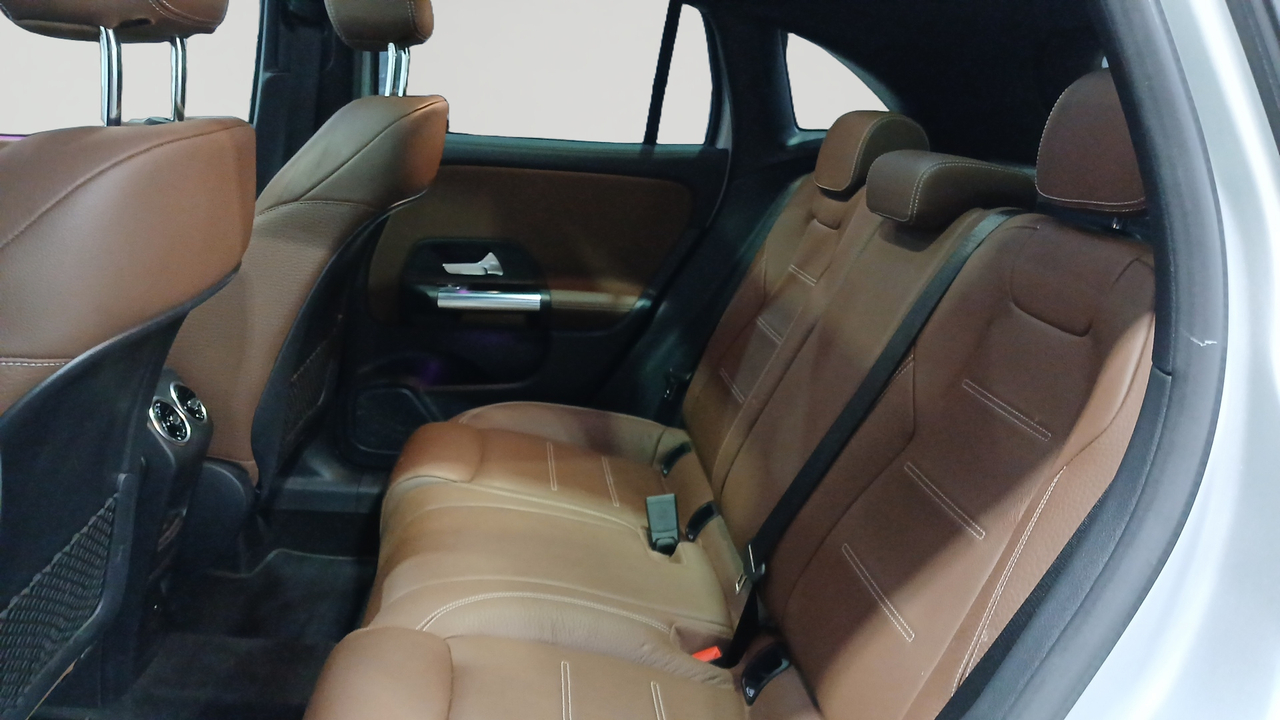 Mercedes GLA 250 e 8G-DCT — photo 12