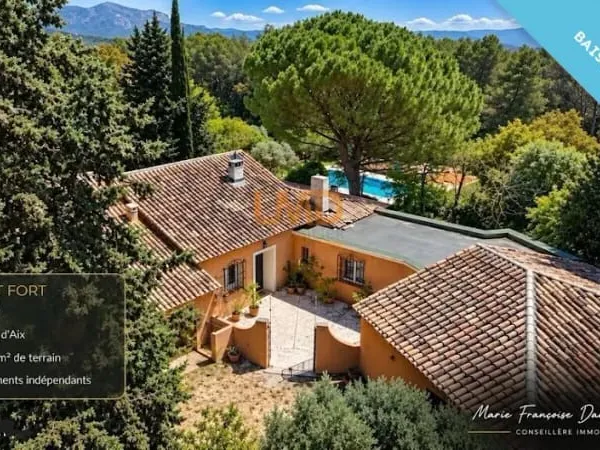 Maison 7 pièces 240 m²