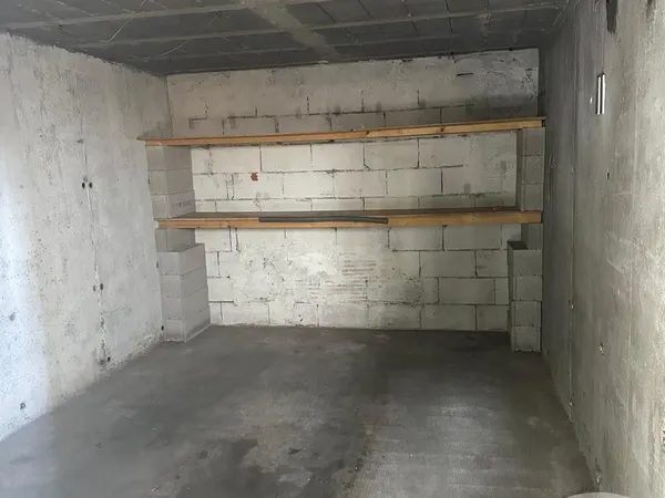 Parking 16 m²