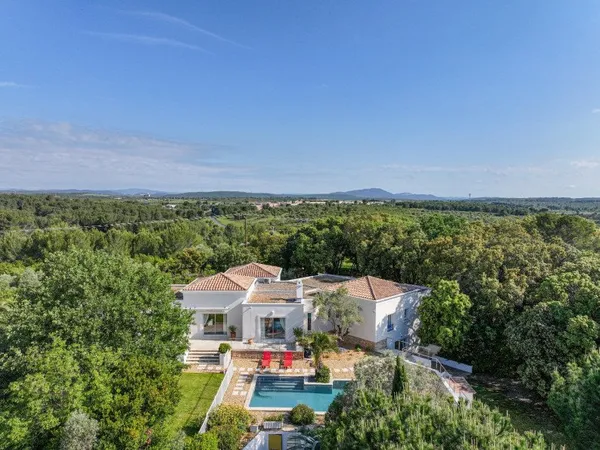 Maison 10 pièces 350 m²