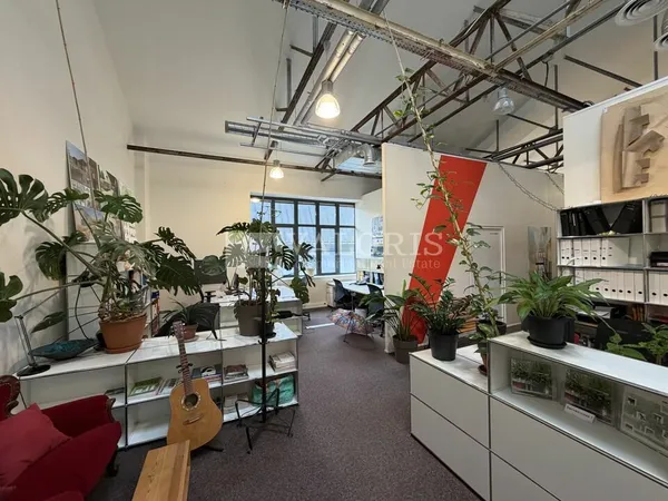 Local professionnel 132 m²
