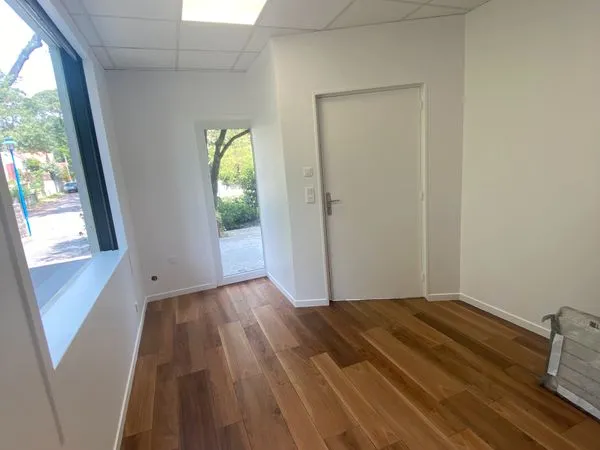 À louer - Local professionnel de 11 m² à Quimiac - Résidence de l'Orée du Bois