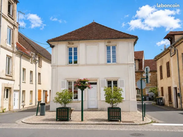 Maison de caractère - Nogent l'Artaud centre