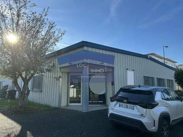 Local d'activité 230 m²