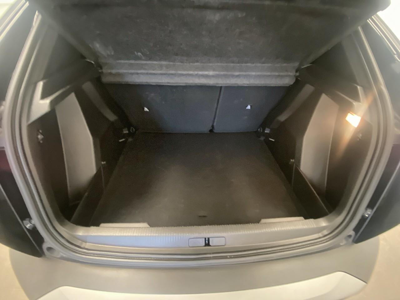 Peugeot 2008 hybrid 136 e-dcs6 allure — photo 6
